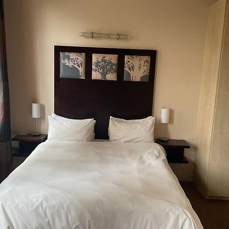Cool & Easy Flat In The Heart Of Marshalltown Johannesburg Buitenkant foto