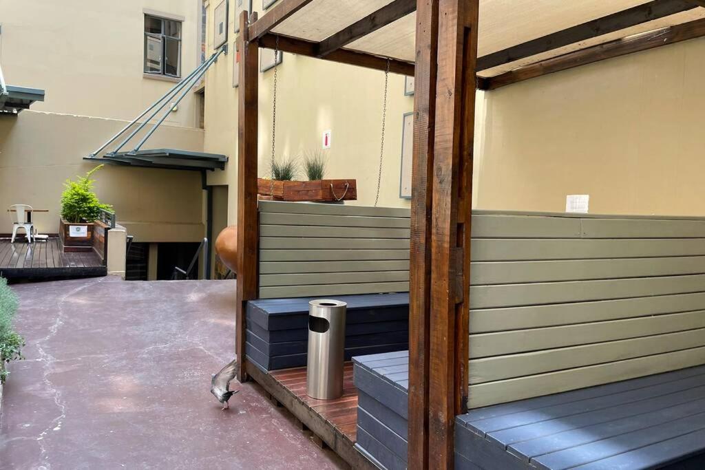 Cool & Easy Flat In The Heart Of Marshalltown Johannesburg Buitenkant foto