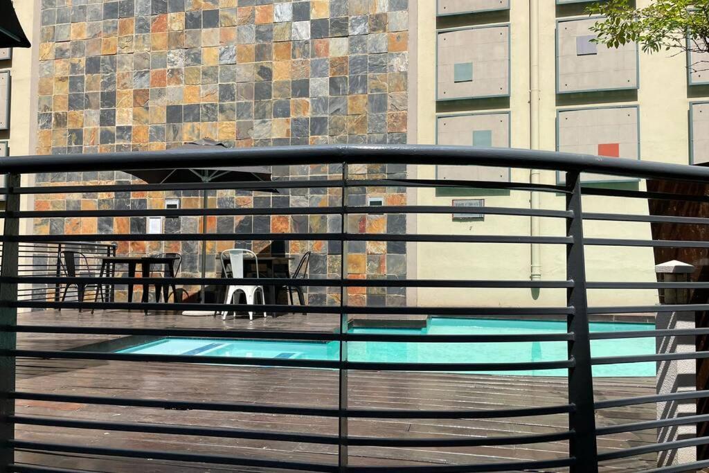 Cool & Easy Flat In The Heart Of Marshalltown Johannesburg Buitenkant foto