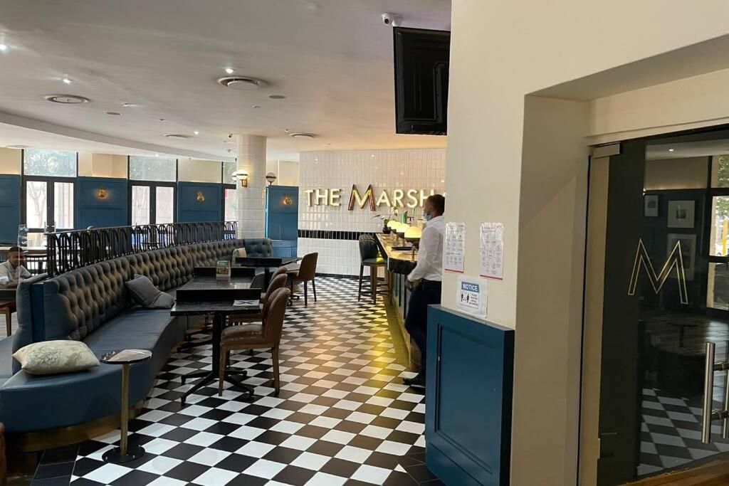 Cool & Easy Flat In The Heart Of Marshalltown Johannesburg Buitenkant foto